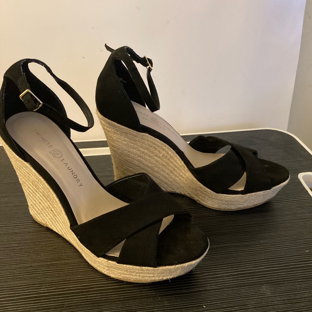 Wedge sandals by Chinese Laundry